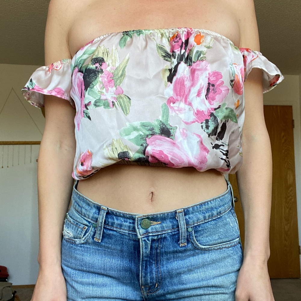 Off the Shoulder Floral Crop Top